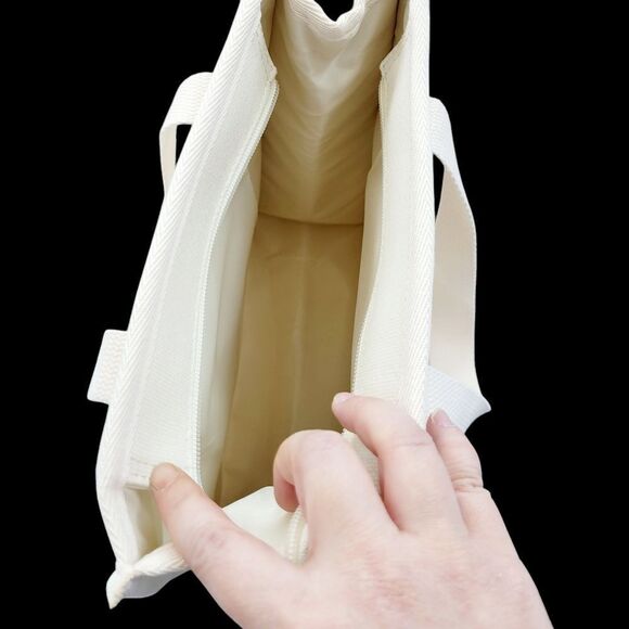 Brand New Sanrio Hello Kitty Tote Bag #1 - Picture 5 of 8